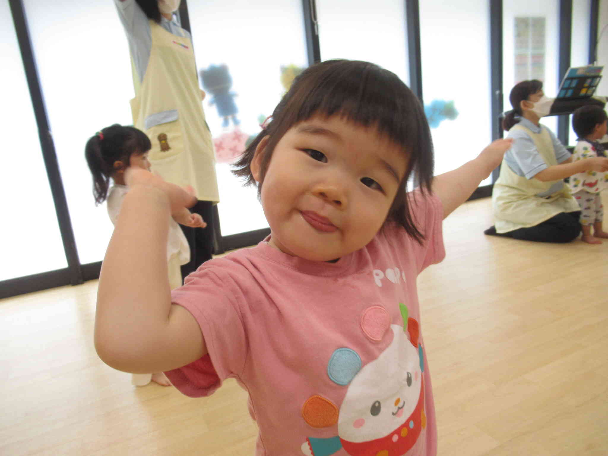 音楽に合わせて♪｜ニチイキッズ熊本駅前保育園｜ニチイキッズ